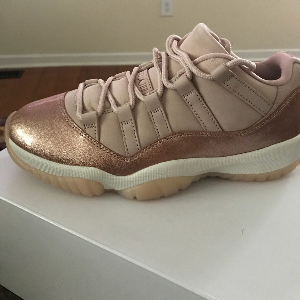 Rose gold Jordan retro 11’s